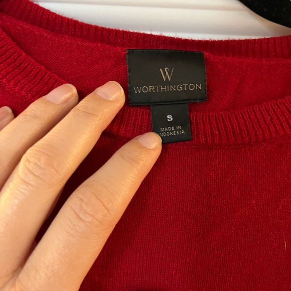 Beautiful red sweater - Picture 2 of 2